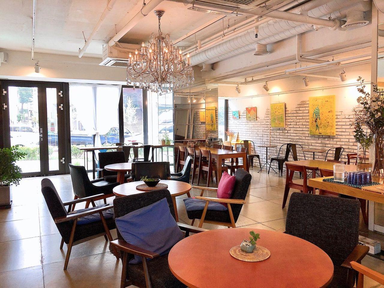 Hongdae Yeonnam Cafe (10% Off)